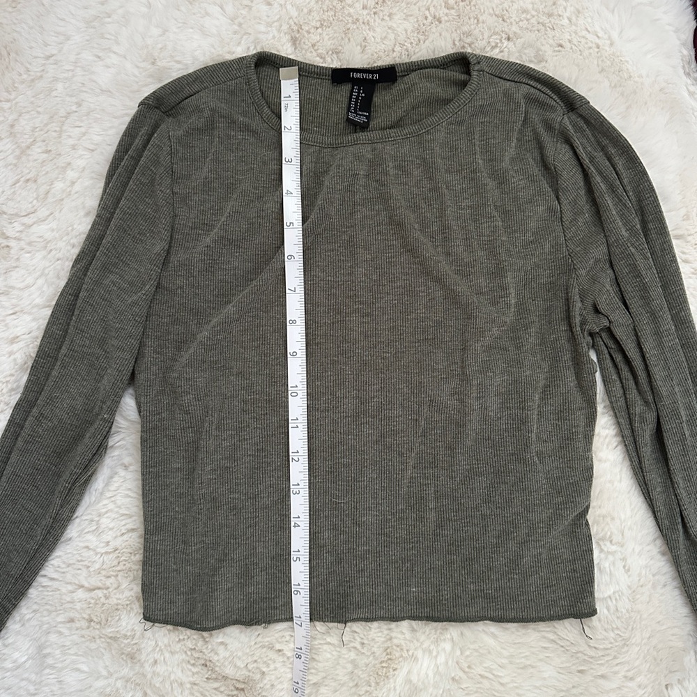 Forever21 green ribbed long sleeve crop top, size large
